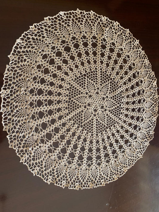 Centrino Uncinetto Modello 11 – 42 cm - Filo di Scozia Ecrù