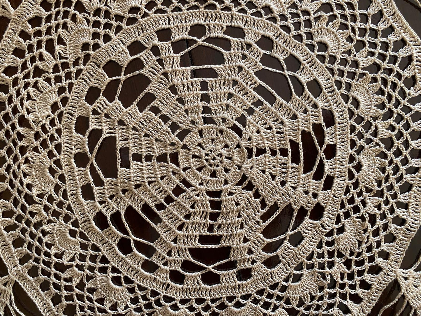 Centrino Uncinetto – Modello 53 – 32 cm - Filo di Scozia Ecrù