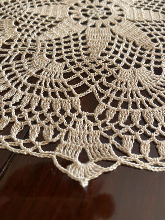 Centrino Uncinetto Modello 2 – 21 cm - Filo di Scozia Ecrù