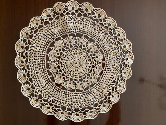 Centrino Uncinetto – Modello 59 – 28 cm - Filo di Scozia Ecrù