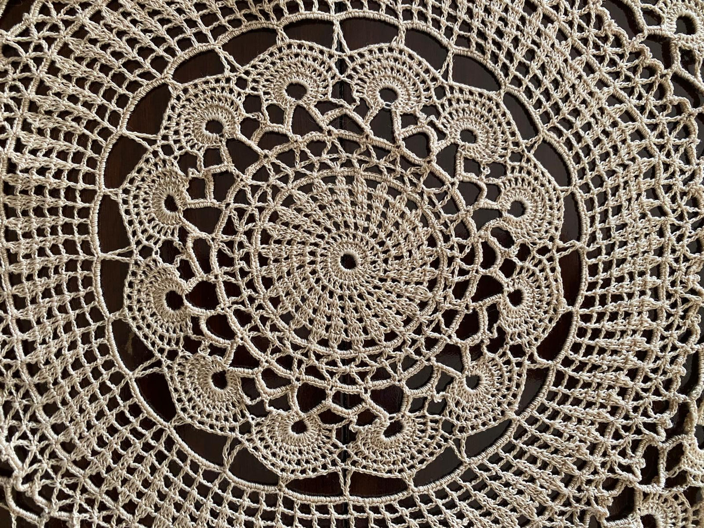 Centrino Uncinetto – Modello 59 – 28 cm - Filo di Scozia Ecrù