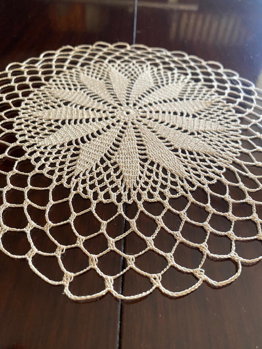 Centrino Uncinetto Modello 8 – 22 cm - Filo di Scozia Ecrù