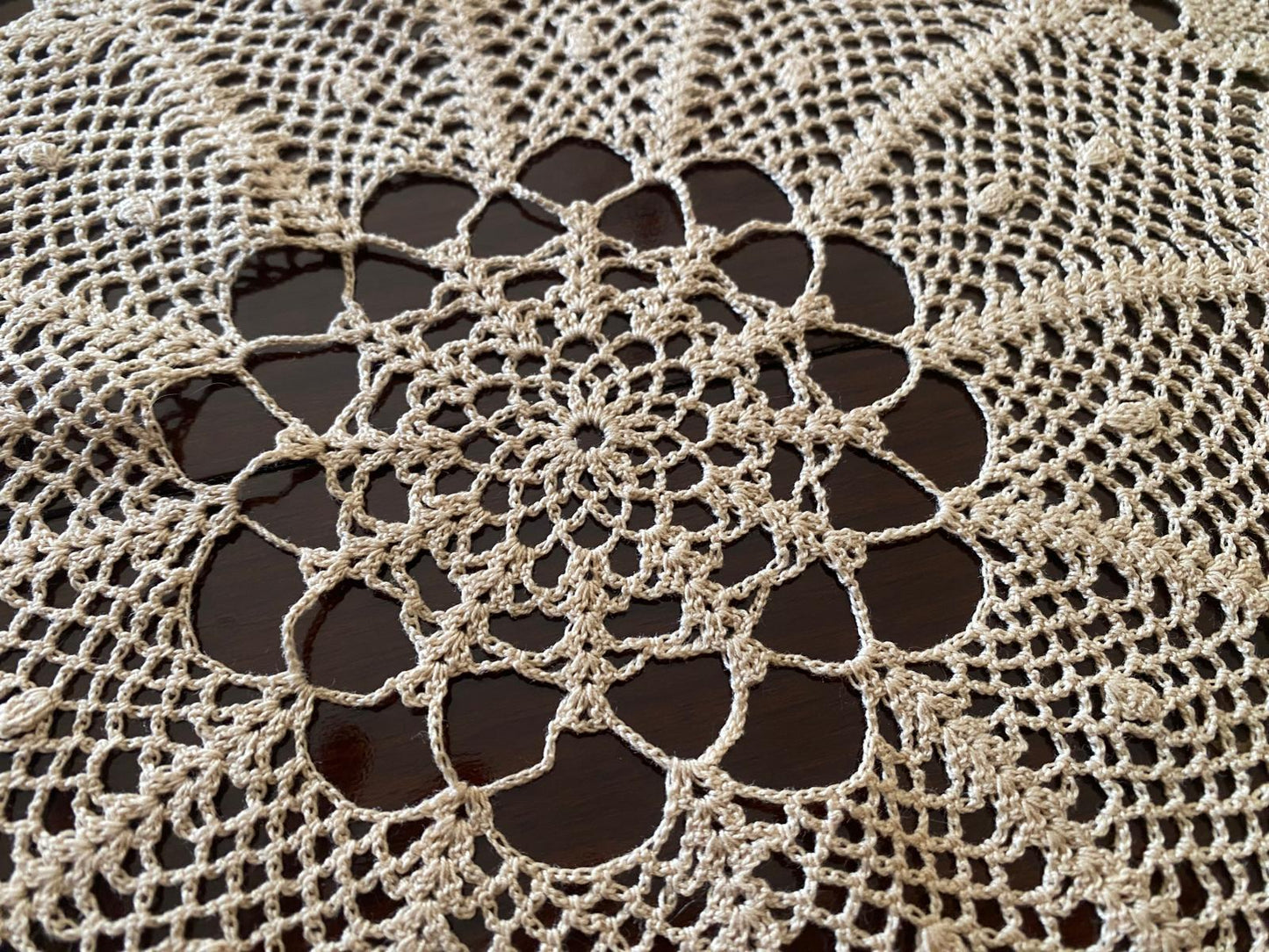 Centrino Uncinetto – Modello 30 - 65 cm – filo di Scozia Ecrù