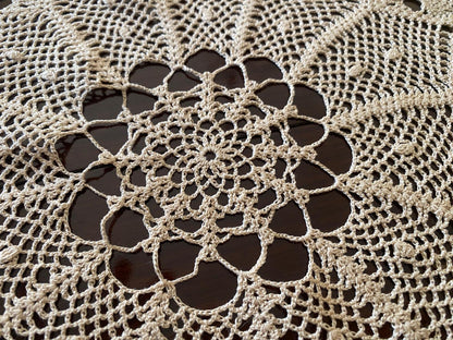 Centrino Uncinetto – Modello 30 - 65 cm – filo di Scozia Ecrù