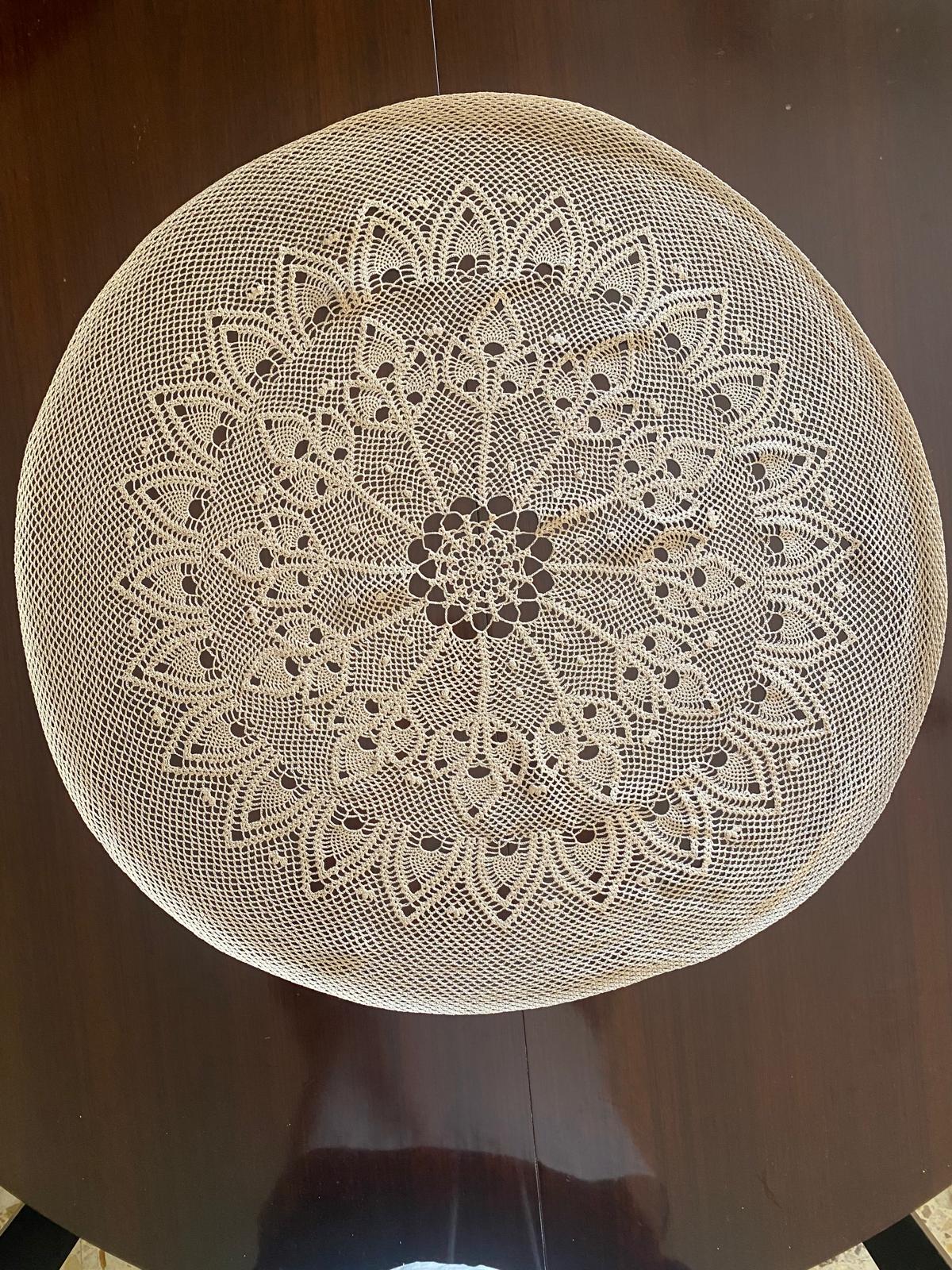 Centrino Uncinetto – Modello 30 - 65 cm – filo di Scozia Ecrù