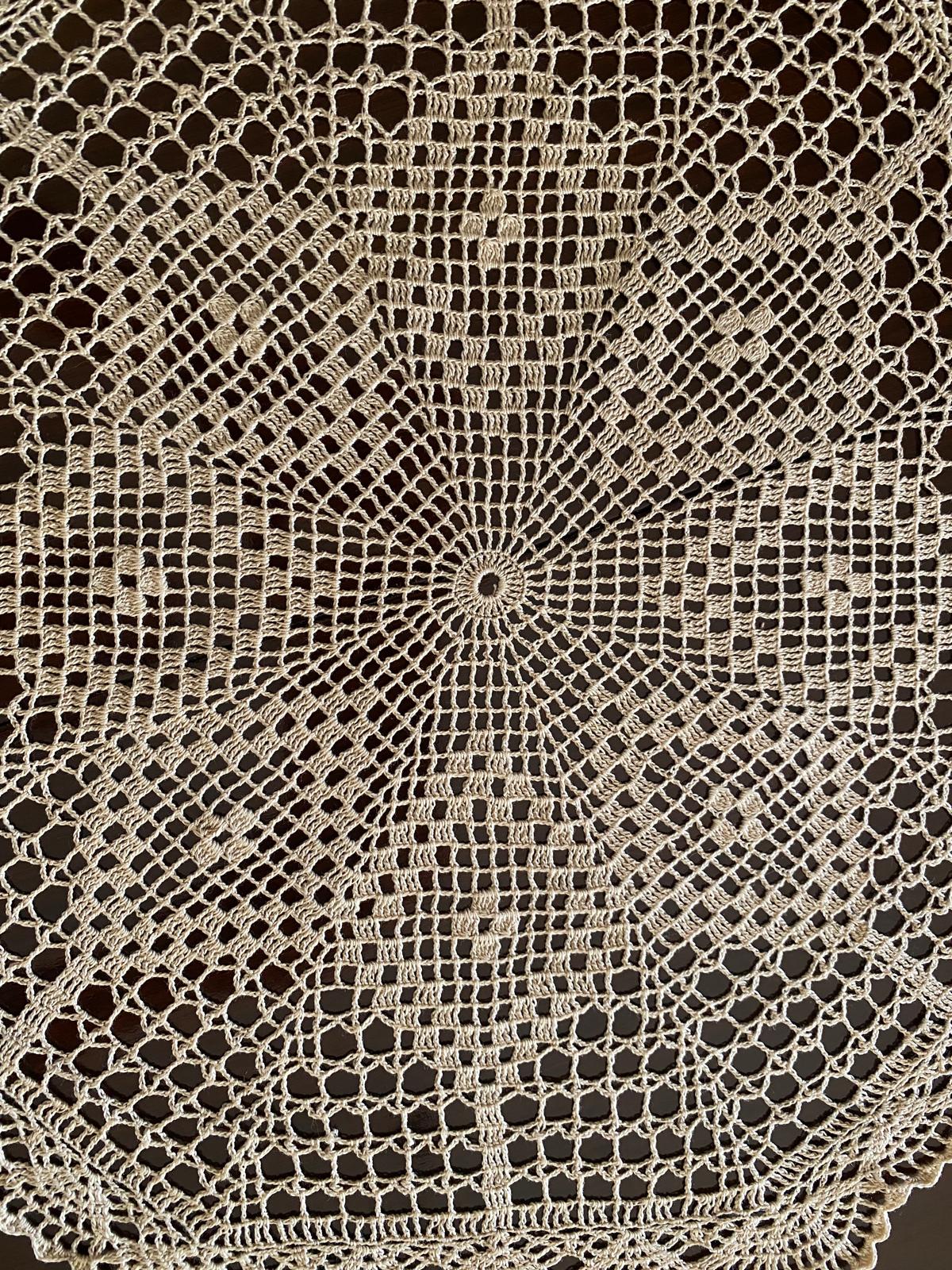 Centrino Uncinetto – Modello 19 – 36 cm - Filo di Scozia Ecrù