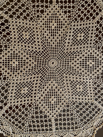 Centrino Uncinetto – Modello 19 – 36 cm - Filo di Scozia Ecrù