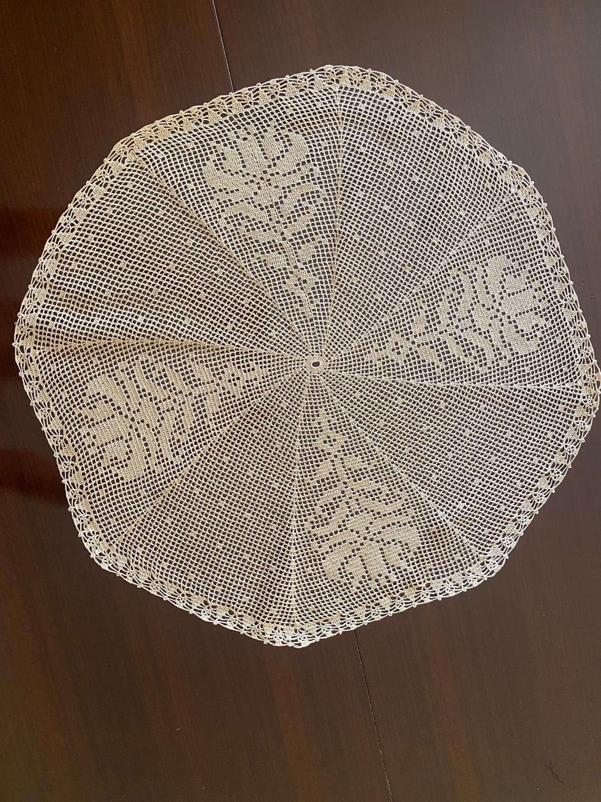 Centrino Uncinetto Modello 49 – 50 cm - Filo di Scozia Ecrù