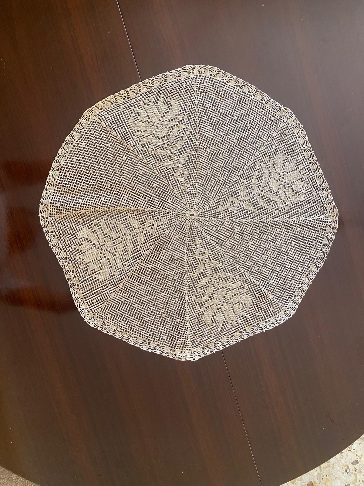 Centrino Uncinetto Modello 49 – 50 cm - Filo di Scozia Ecrù