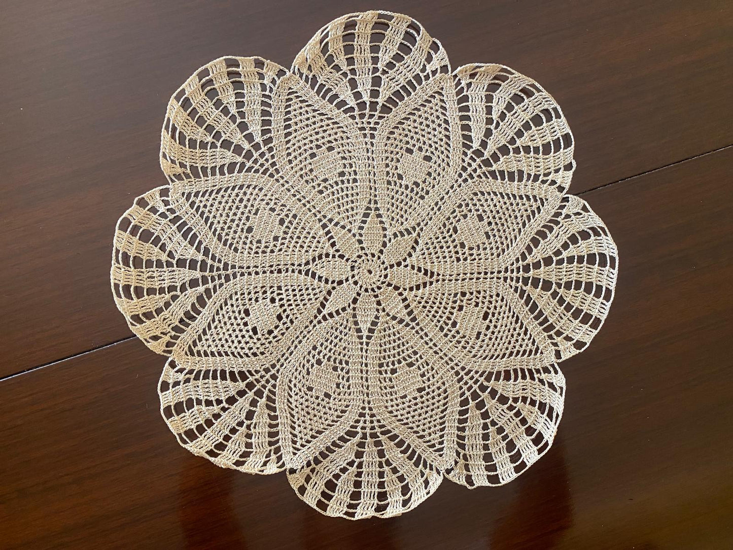 Centrino Uncinetto – Modello 32 – 26 cm - Filo di Scozia Ecrù