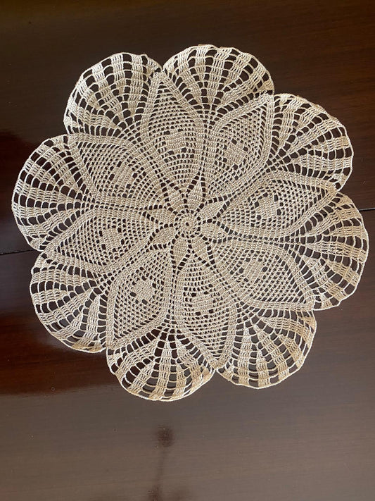 Centrino Uncinetto – Modello 32 – 26 cm - Filo di Scozia Ecrù