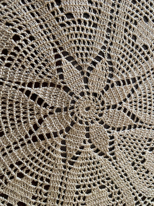 Centrino Uncinetto – Modello 32 – 26 cm - Filo di Scozia Ecrù