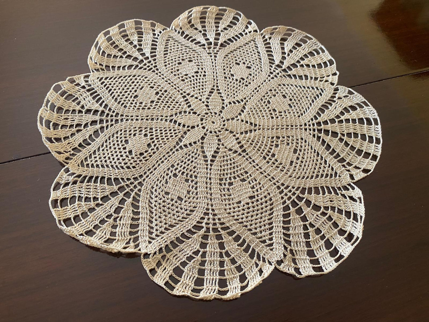 Centrino Uncinetto – Modello 32 – 26 cm - Filo di Scozia Ecrù