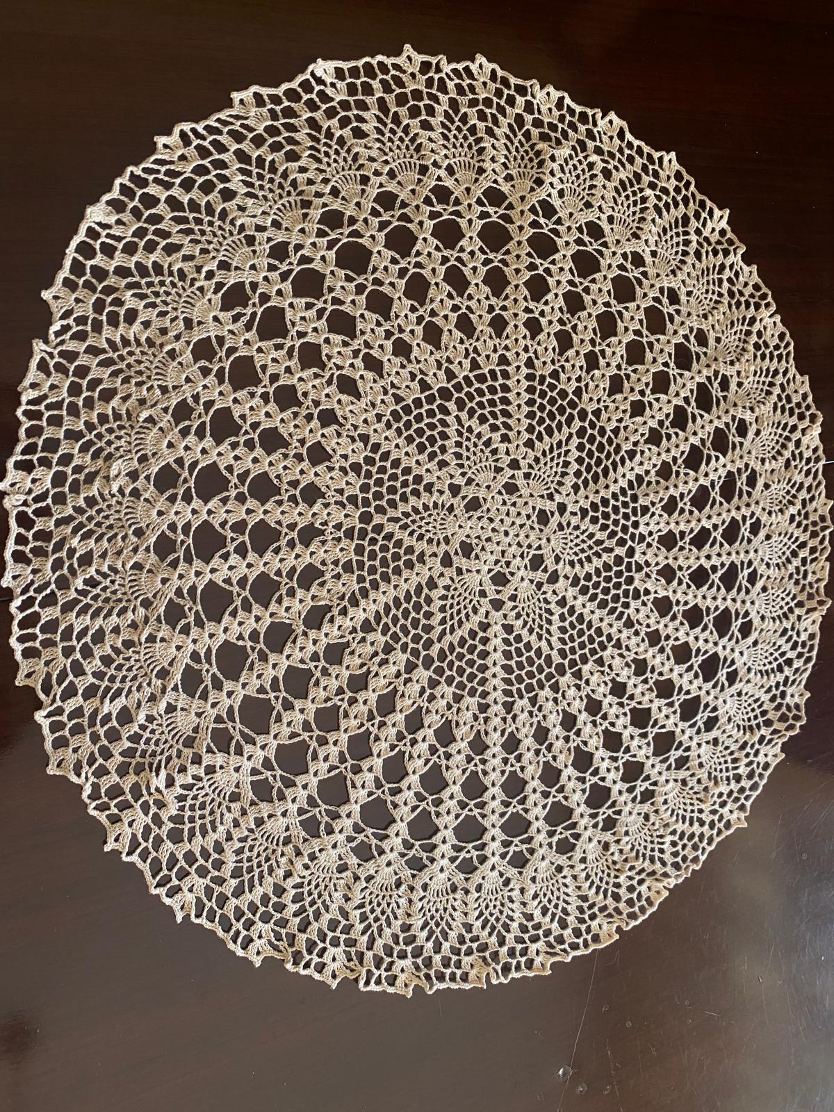 Centrino Uncinetto Modello 11 – 42 cm - Filo di Scozia Ecrù