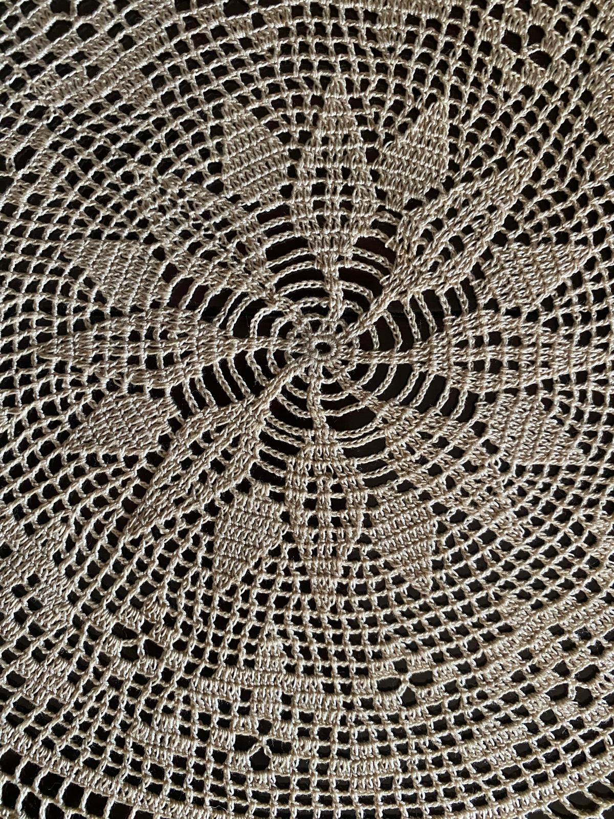 Centrino Uncinetto Modello 54 – 24 cm - Filo di Scozia Ecrù