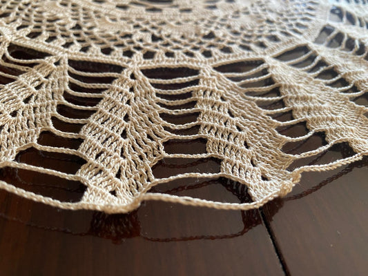 Centrino Uncinetto – Modello 53 – 32 cm - Filo di Scozia Ecrù