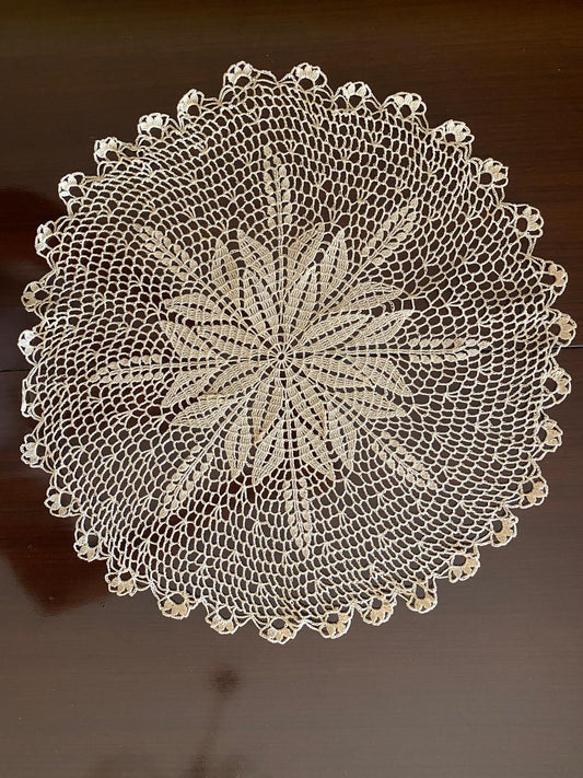 Centrino Uncinetto – Modello 6 – 35 cm - Filo di Scozia Ecrù