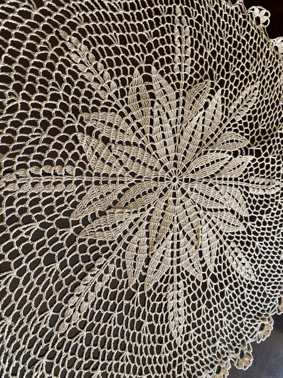 Centrino Uncinetto – Modello 6 – 35 cm - Filo di Scozia Ecrù