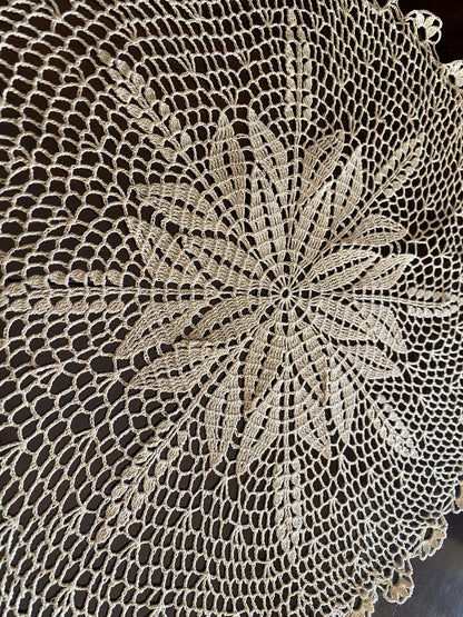 Centrino Uncinetto – Modello 6 – 35 cm - Filo di Scozia Ecrù