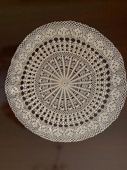 Centrino Uncinetto – Modello 27 – 37 cm - Filo di Scozia Ecrù