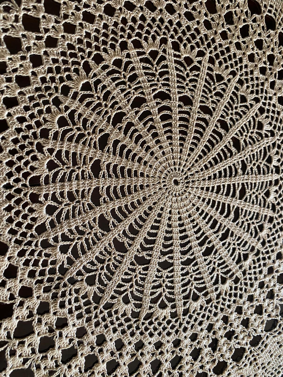 Centrino Uncinetto – Modello 27 – 37 cm - Filo di Scozia Ecrù