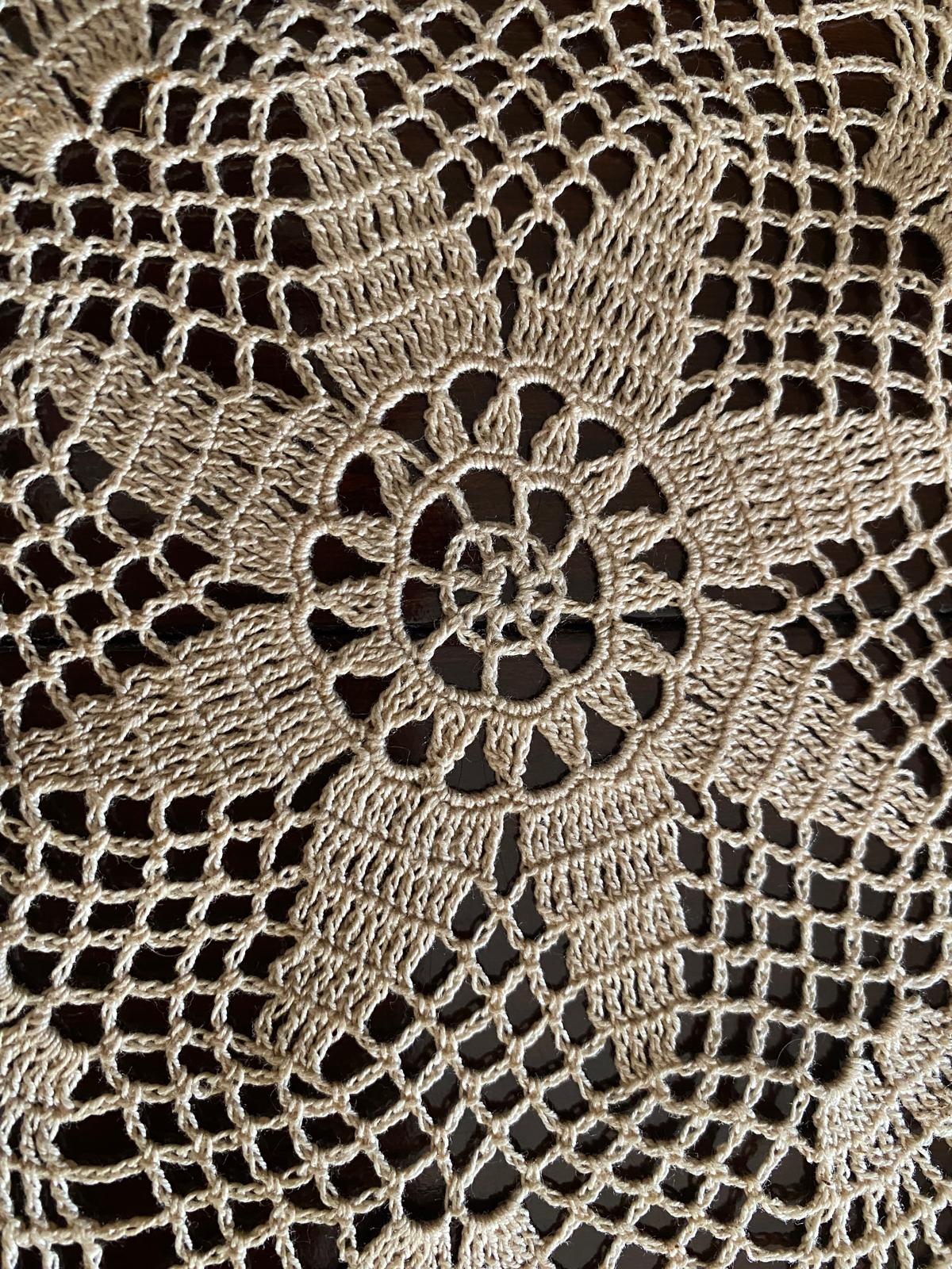 Centrino Uncinetto Modello 2 – 21 cm - Filo di Scozia Ecrù