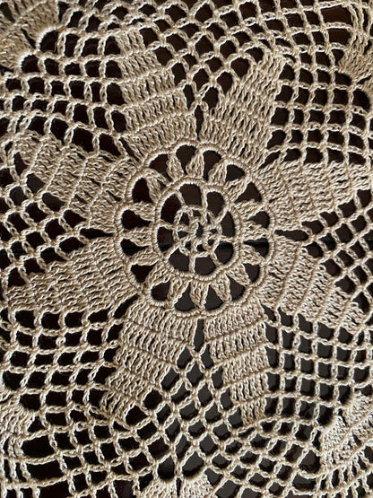 Centrino Uncinetto Modello 2 – 21 cm - Filo di Scozia Ecrù