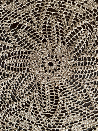 Centrino Uncinetto Modello 22 - 24 cm - Filo di Scozia Ecrù