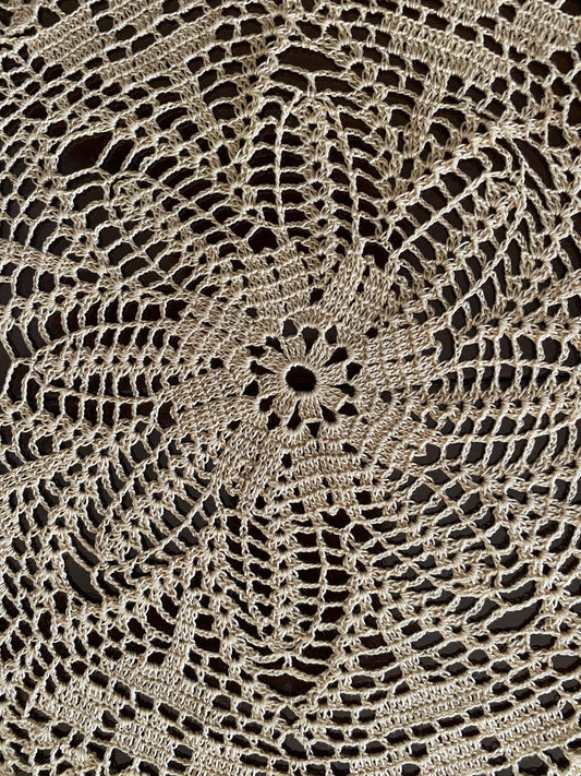 Centrino Uncinetto Modello 22 - 24 cm - Filo di Scozia Ecrù