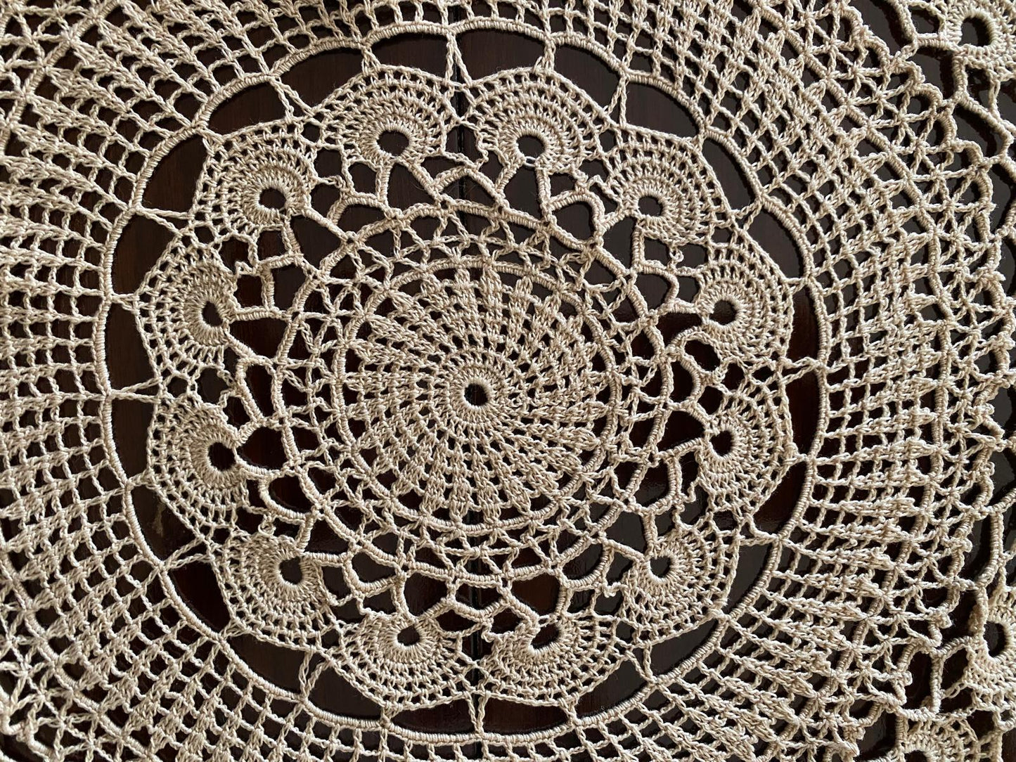 Centrino Uncinetto – Modello 59 – 28 cm - Filo di Scozia Ecrù