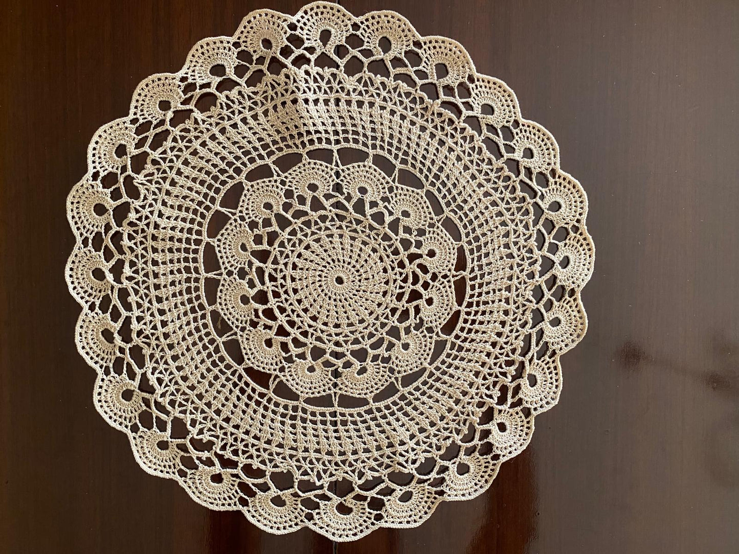 Centrino Uncinetto – Modello 59 – 28 cm - Filo di Scozia Ecrù