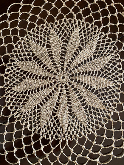 Centrino Uncinetto Modello 8 – 22 cm - Filo di Scozia Ecrù