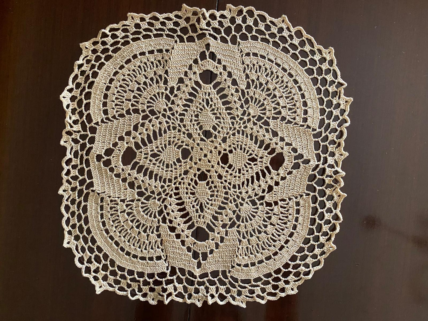 Centrino Uncinetto Modello 60 – 25 cm - Filo di Scozia Ecrù