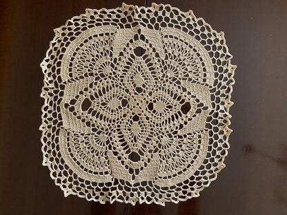 Centrino Uncinetto Modello 60 – 25 cm - Filo di Scozia Ecrù